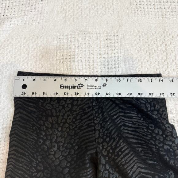 VS Pink medium animal patterned faux leather pull on legging P 2816 - Picture 2 of 12